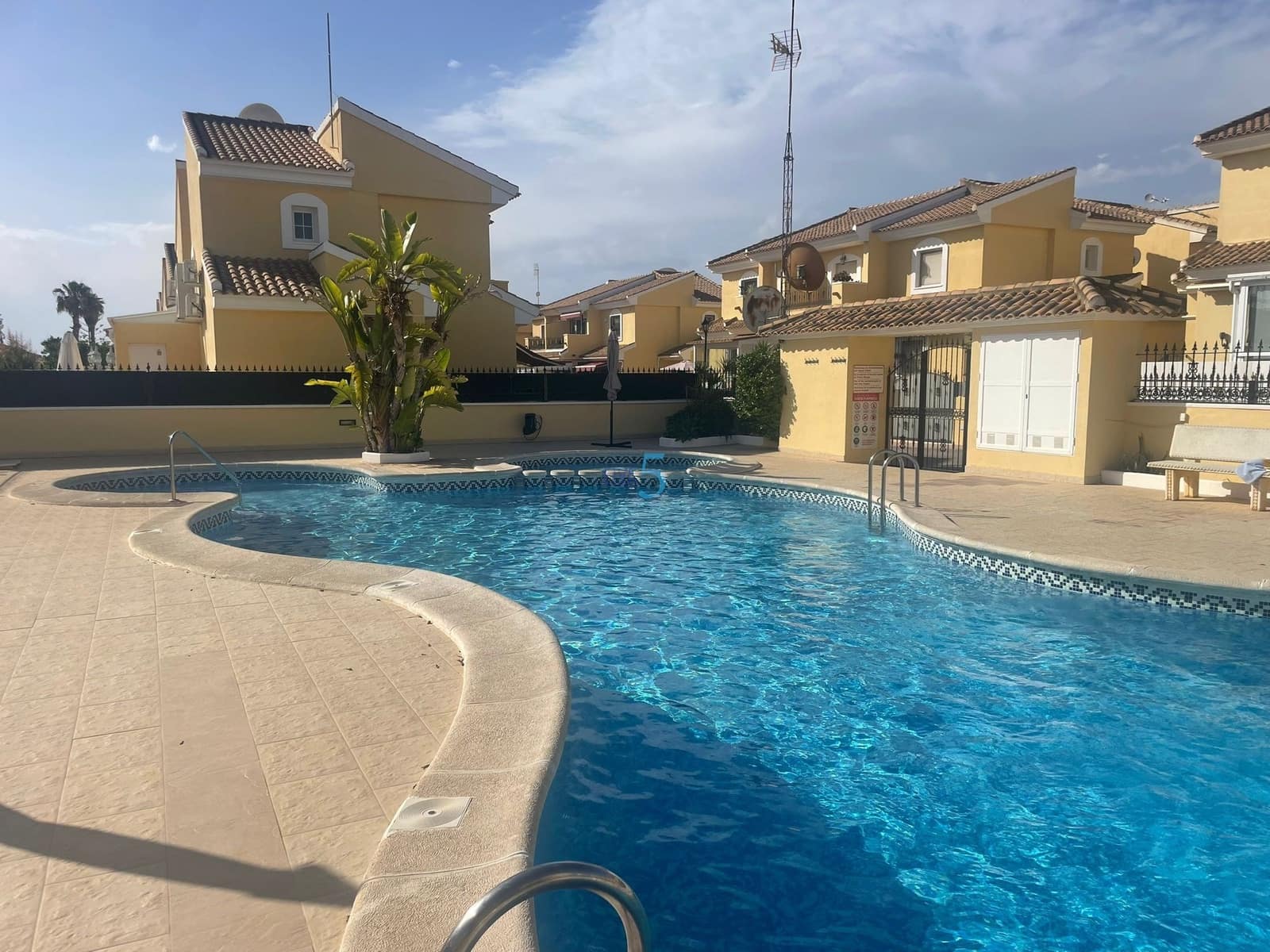 3 bedroom Villa for sale in Playa Flamenca with pool garage - € 299,999 (Ref: 9906649)