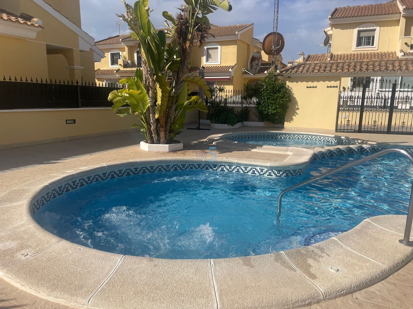 3 bedroom Villa for sale in Playa Flamenca with pool garage - € 299,999 (Ref: 9906649)