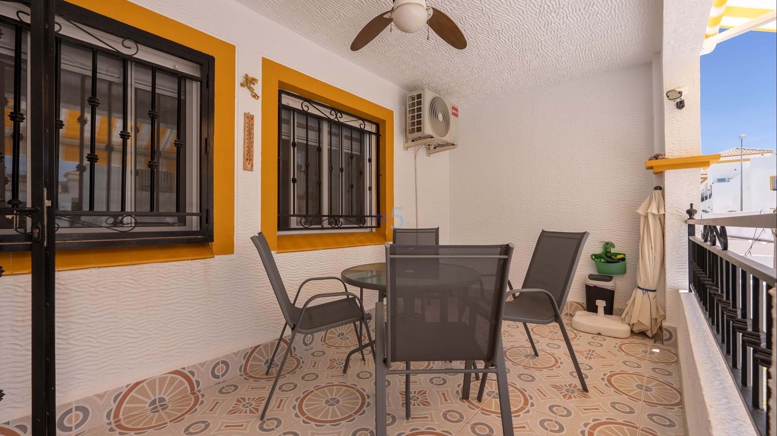 2 bedroom Apartment for sale in Vistabella with pool - € 135,000 (Ref: 9906650)