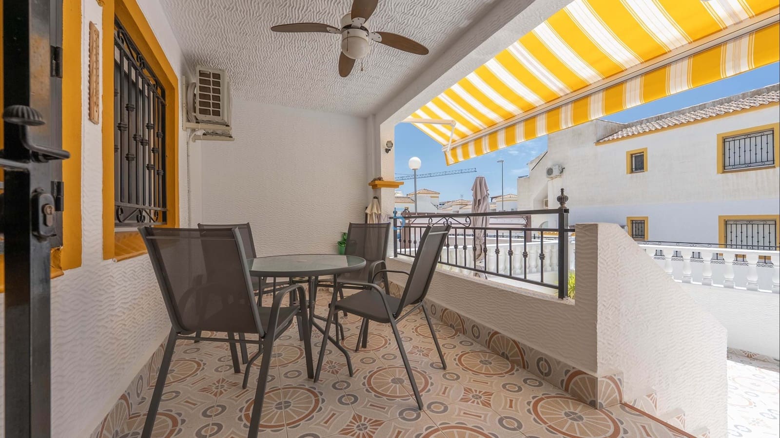 2 bedroom Apartment for sale in Vistabella with pool - € 135,000 (Ref: 9906650)