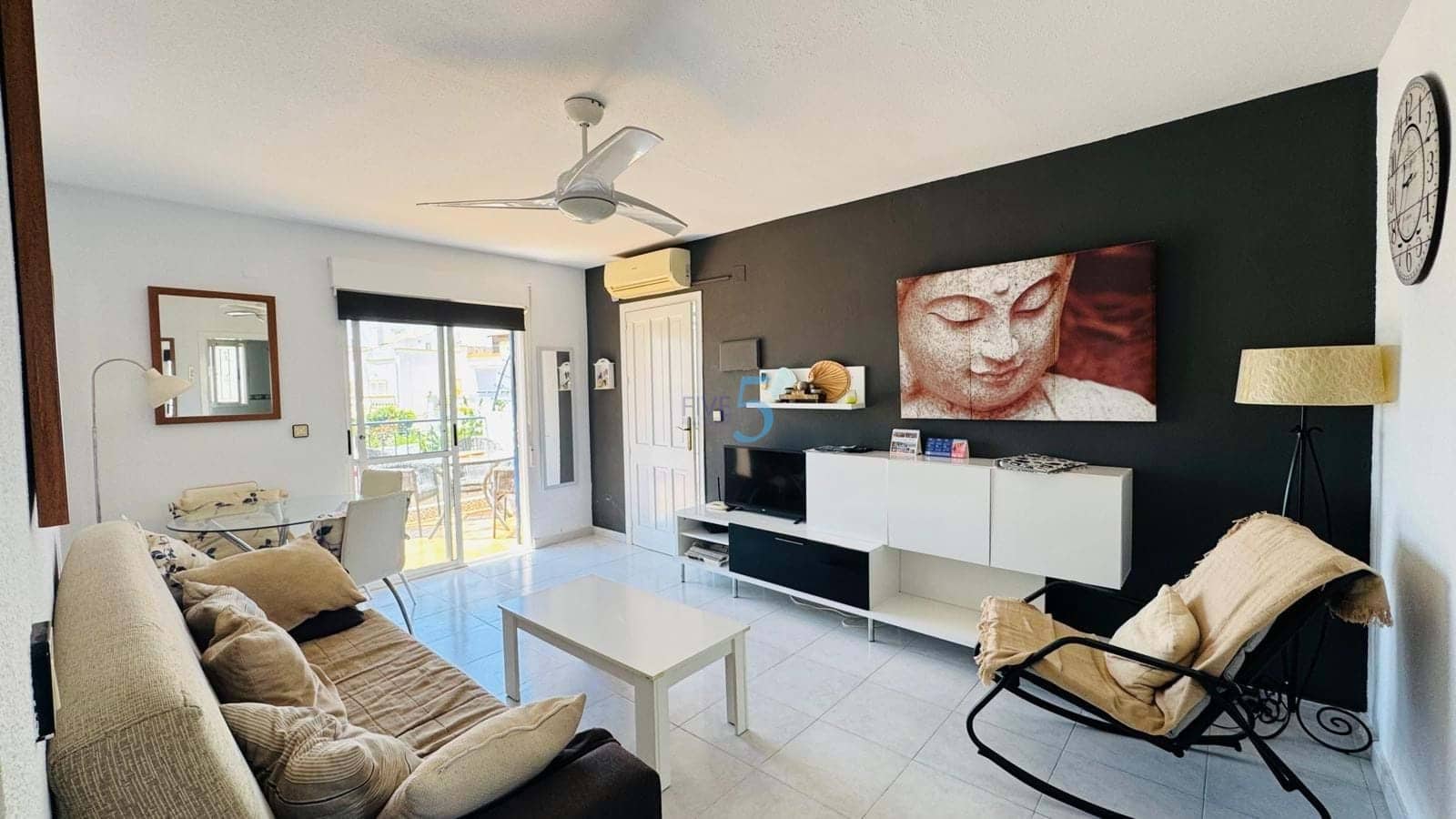 2 soveværelse Lejlighed til salg i Torrevieja med swimmingpool - € 135.000 (Ref: 9906651)