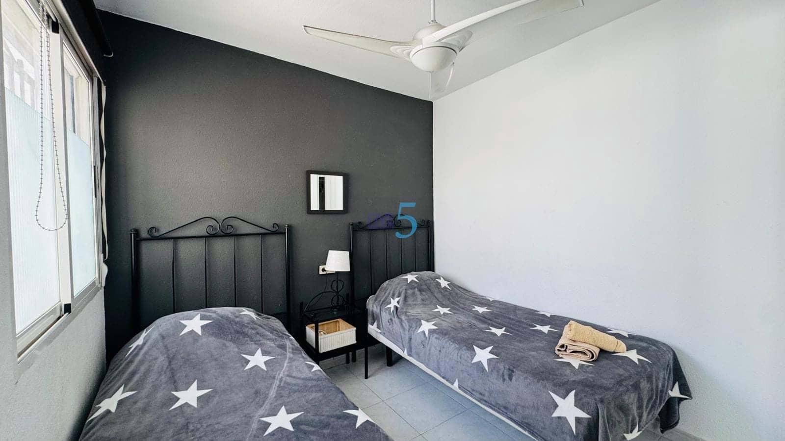 2 soveværelse Lejlighed til salg i Torrevieja med swimmingpool - € 135.000 (Ref: 9906651)