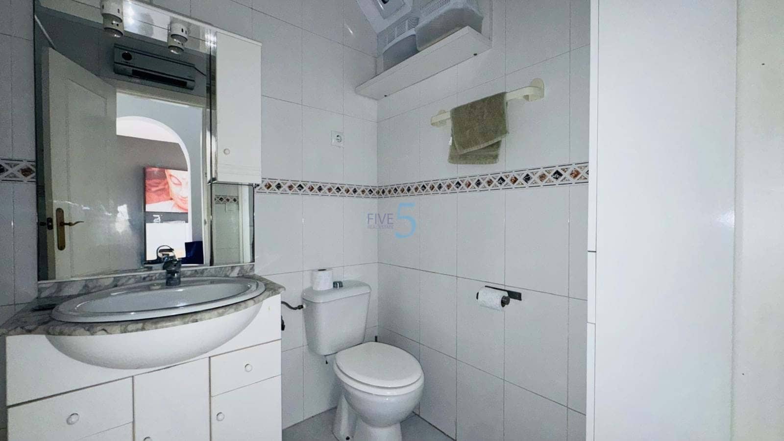 2 soveværelse Lejlighed til salg i Torrevieja med swimmingpool - € 135.000 (Ref: 9906651)
