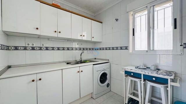2 soveværelse Lejlighed til salg i Torrevieja med swimmingpool - € 135.000 (Ref: 9906651)
