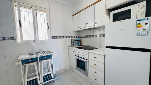 2 soveværelse Lejlighed til salg i Torrevieja med swimmingpool - € 135.000 (Ref: 9906651)