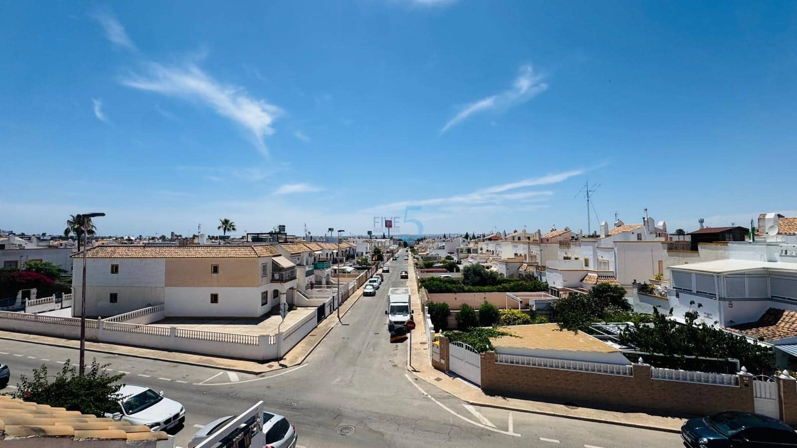 2 soveværelse Lejlighed til salg i Torrevieja med swimmingpool - € 135.000 (Ref: 9906651)