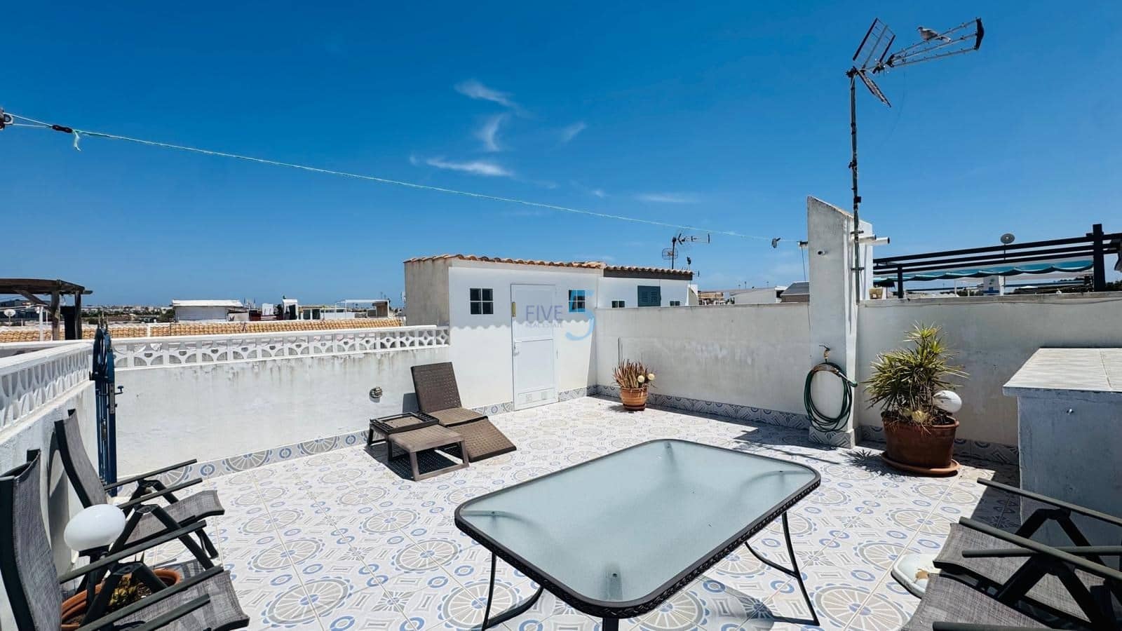 2 soveværelse Lejlighed til salg i Torrevieja med swimmingpool - € 135.000 (Ref: 9906651)