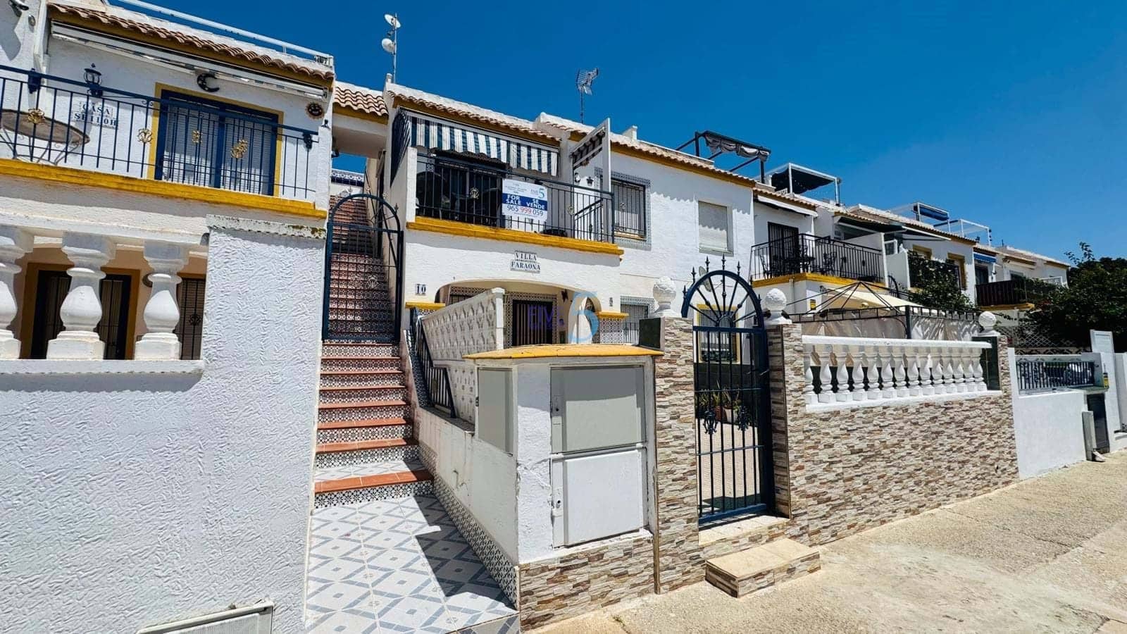 2 soveværelse Lejlighed til salg i Torrevieja med swimmingpool - € 135.000 (Ref: 9906651)
