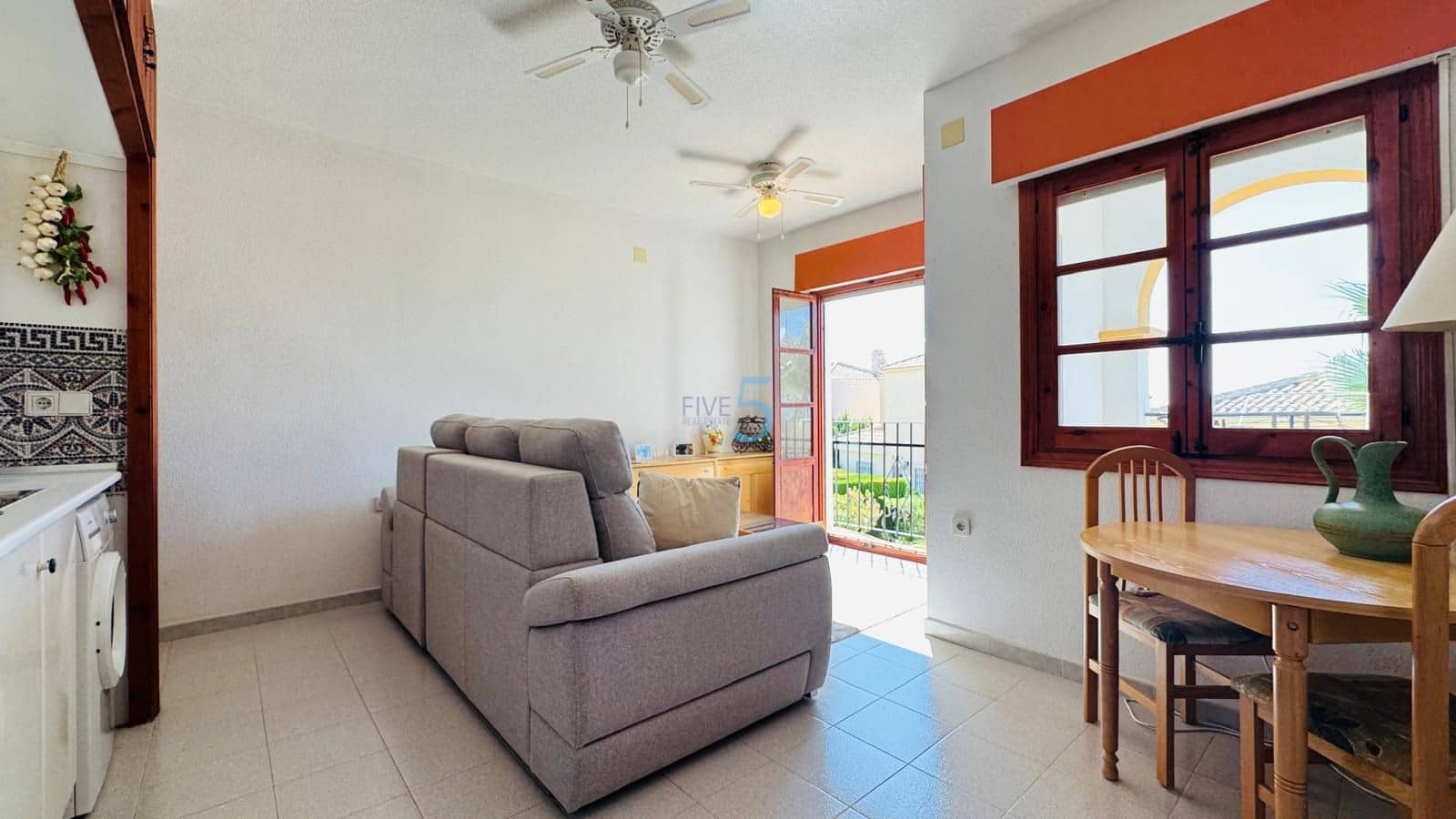 1 Zimmer Apartment zu verkaufen in Villamartin mit Pool - 105.000 € (Ref: 9906652)