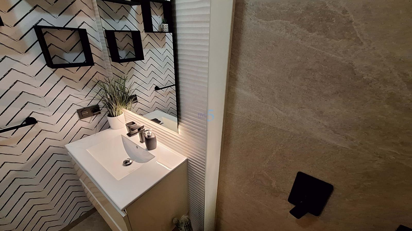 3 Zimmer Bungalow zu verkaufen in Torrevieja - 165.000 € (Ref: 9909079)