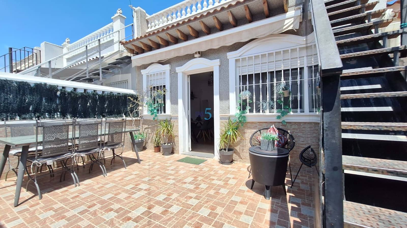 3 Zimmer Bungalow zu verkaufen in Torrevieja - 165.000 € (Ref: 9909079)