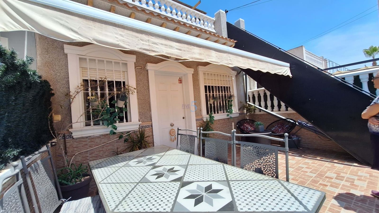 3 Zimmer Bungalow zu verkaufen in Torrevieja - 165.000 € (Ref: 9909079)