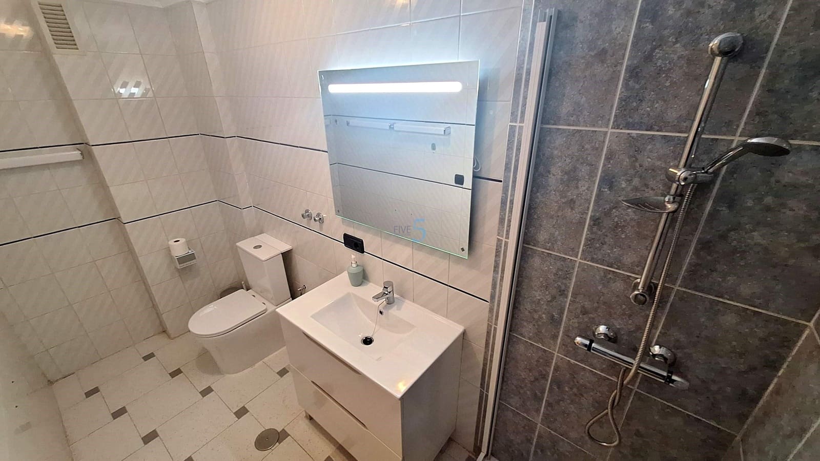 2 makuuhuone Huoneisto myytävänä paikassa Torrevieja - 183 000 € (Ref: 9909472)