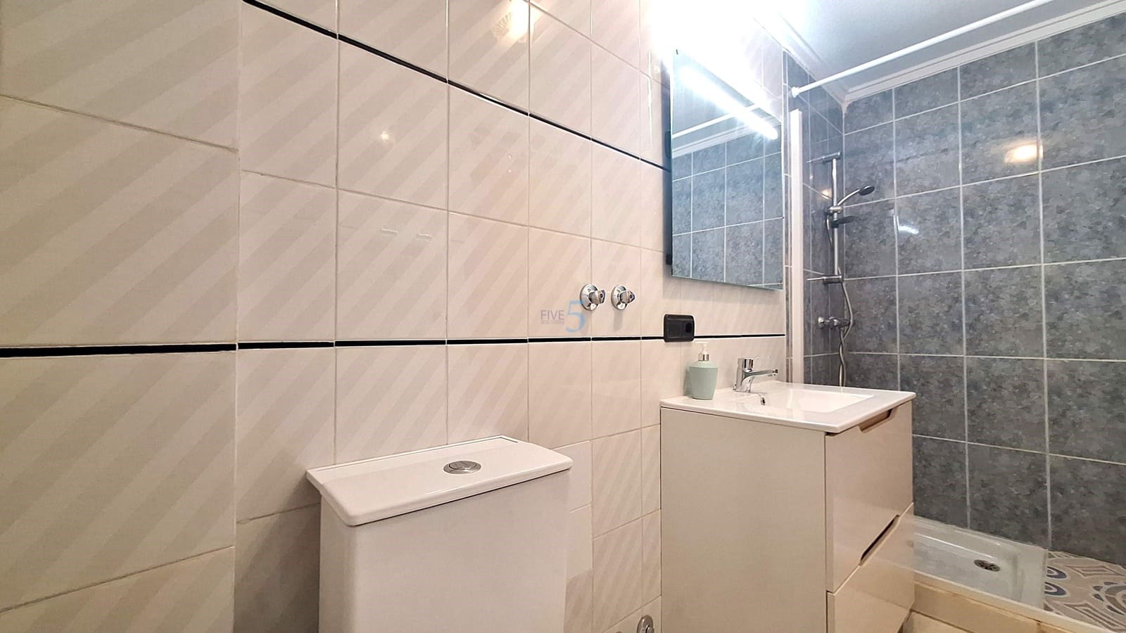 2 makuuhuone Huoneisto myytävänä paikassa Torrevieja - 183 000 € (Ref: 9909472)