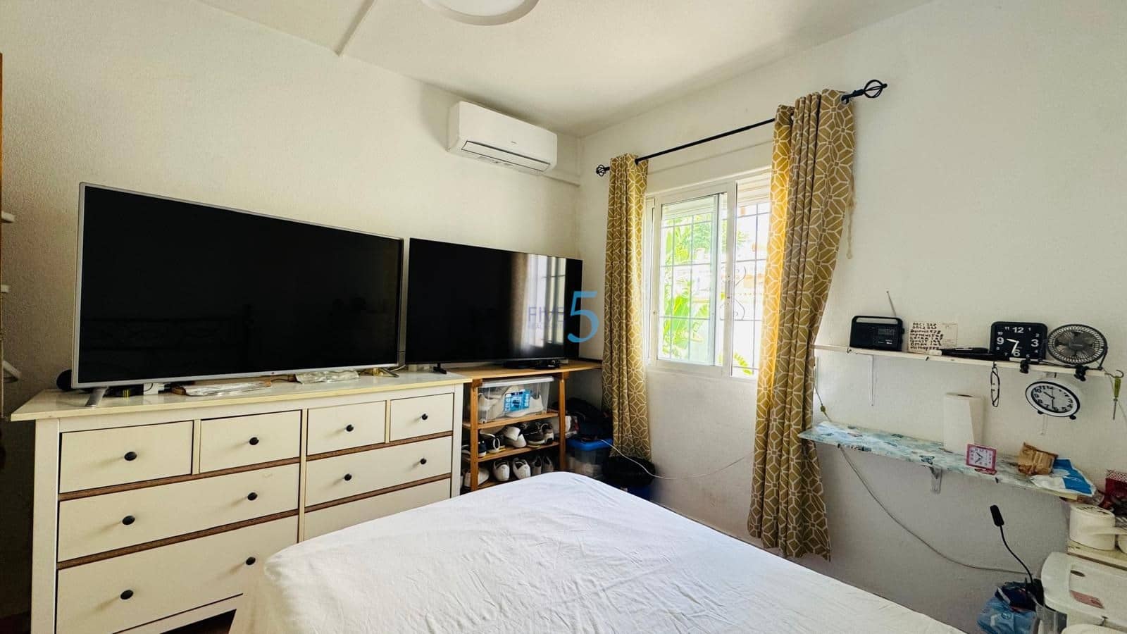 3 bedroom Villa for sale in Dehesa de Campoamor with pool garage - € 359,900 (Ref: 9909474)