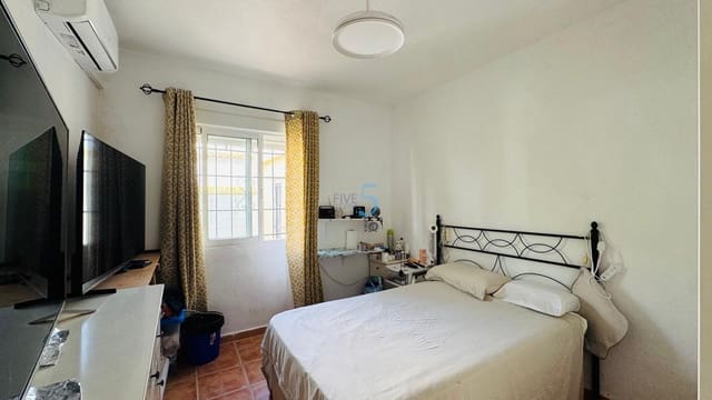 3 bedroom Villa for sale in Dehesa de Campoamor, Orihuela with pool garage - € 359,900 (Ref: 9909474)