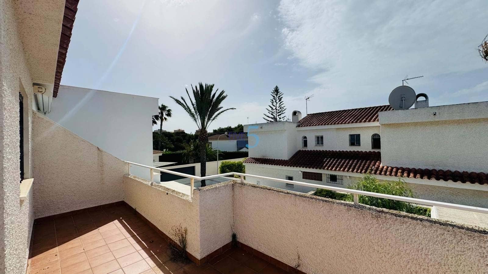 3 bedroom Villa for sale in Dehesa de Campoamor with pool garage - € 359,900 (Ref: 9909474)