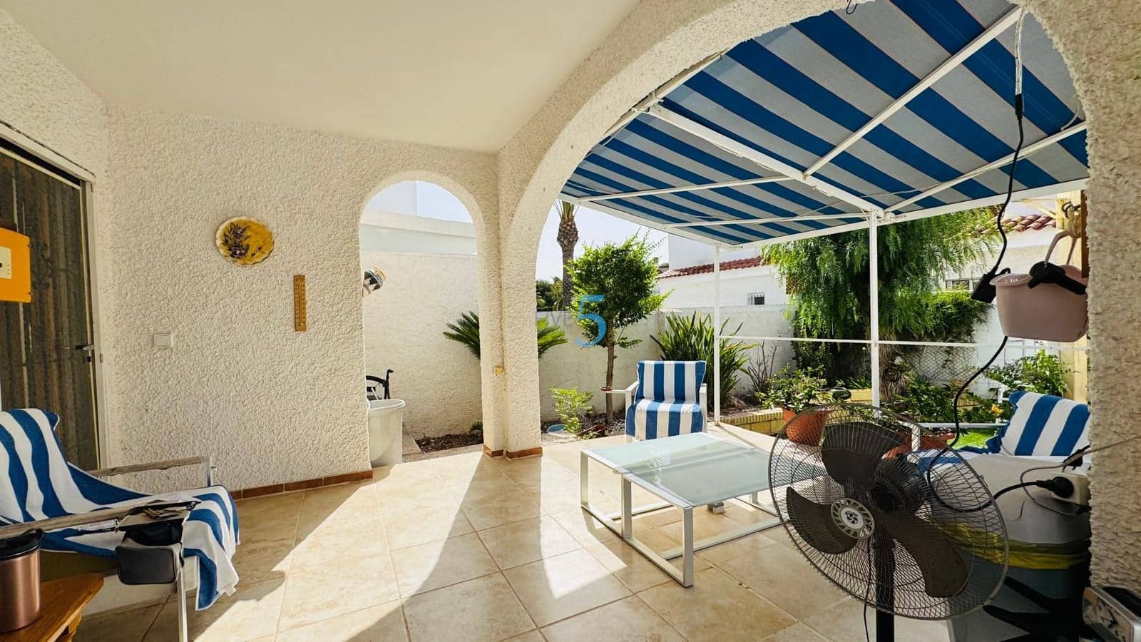 3 bedroom Villa for sale in Dehesa de Campoamor with pool garage - € 359,900 (Ref: 9909474)