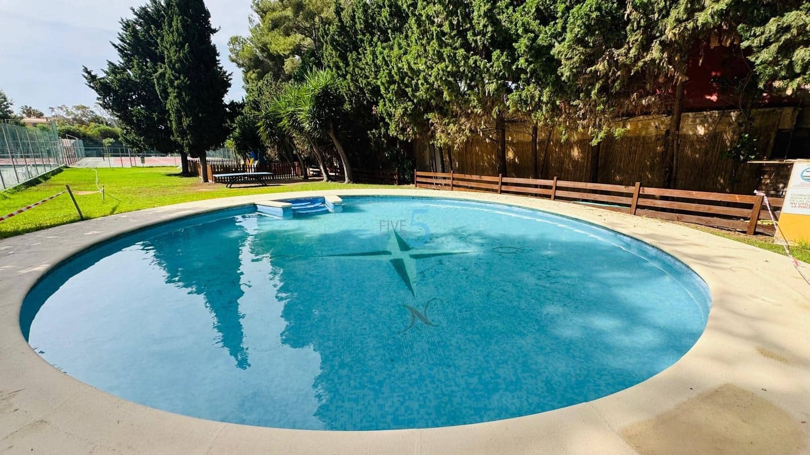 3 bedroom Villa for sale in Dehesa de Campoamor with pool garage - € 359,900 (Ref: 9909474)