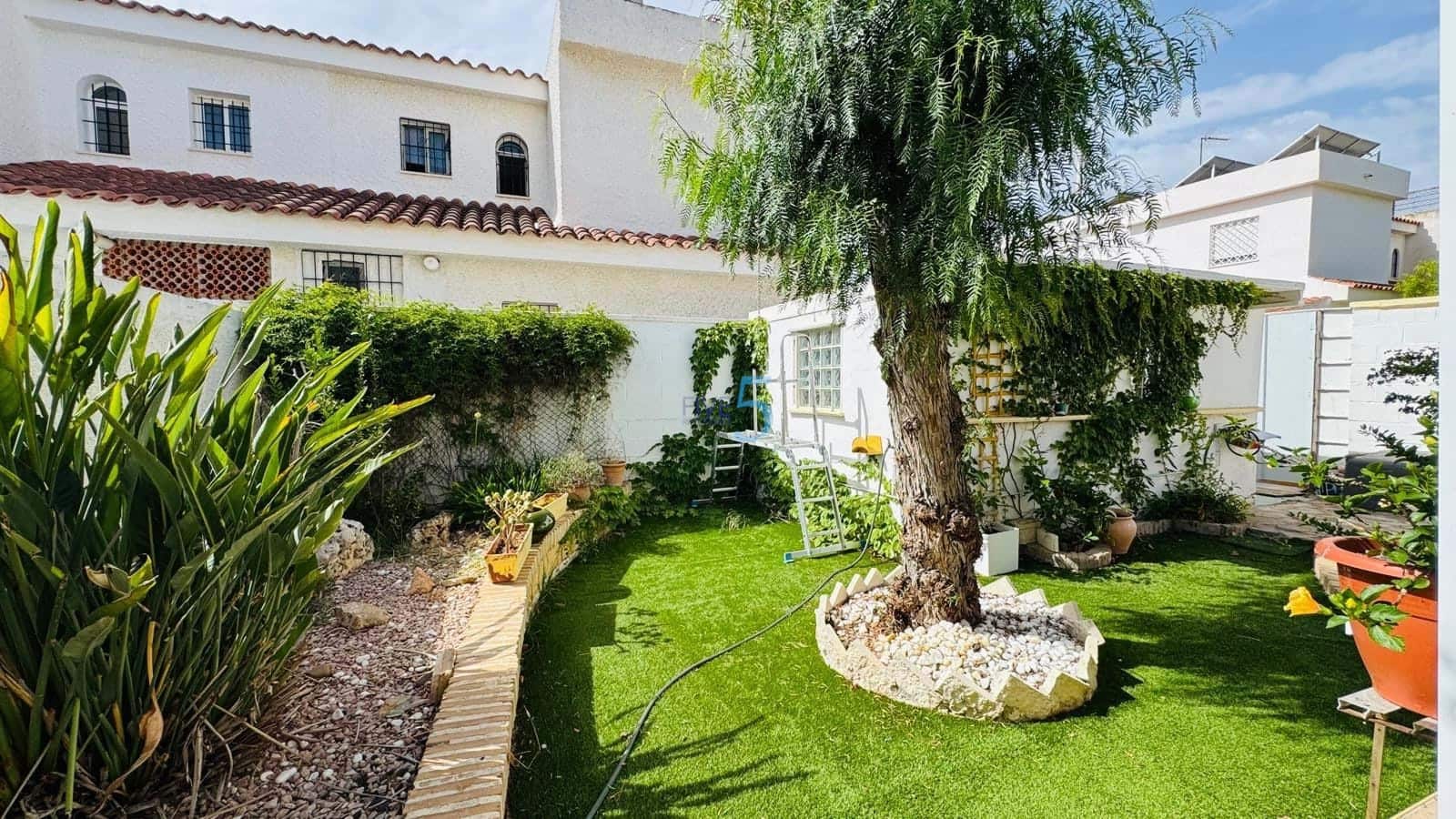3 bedroom Villa for sale in Dehesa de Campoamor with pool garage - € 359,900 (Ref: 9909474)