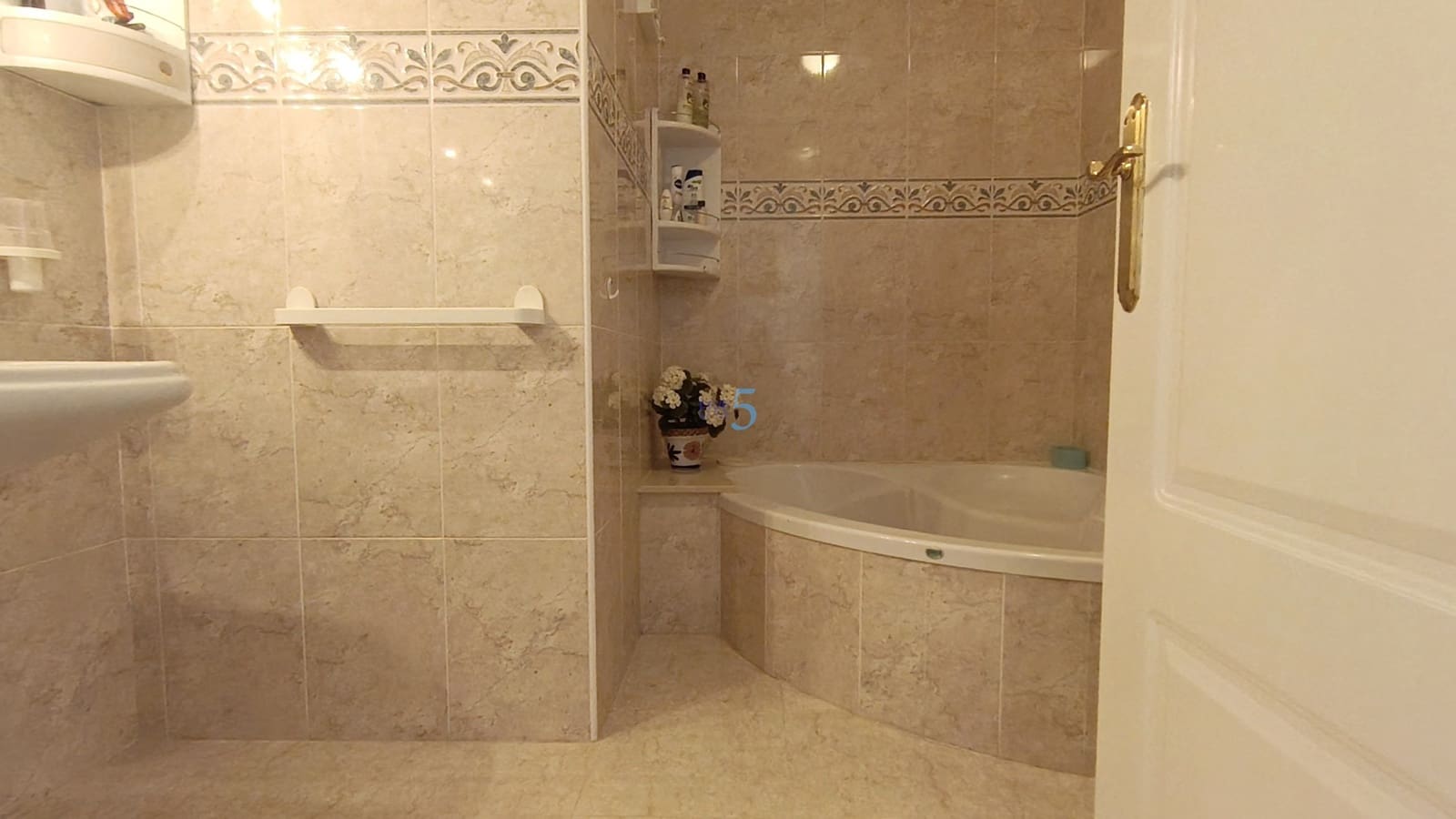 2 makuuhuone Omakotitalo myytävänä paikassa Ciudad Quesada mukana uima-altaan - 175 000 € (Ref: 9909854)
