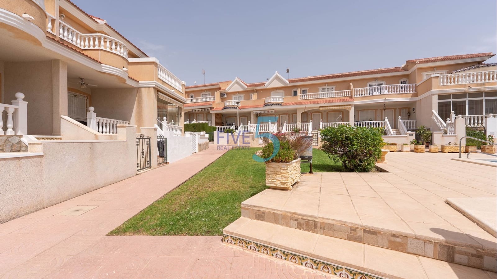 2 slaapkamer Huis te koop in Ciudad Quesada met zwembad - € 175.000 (Ref: 9909854)