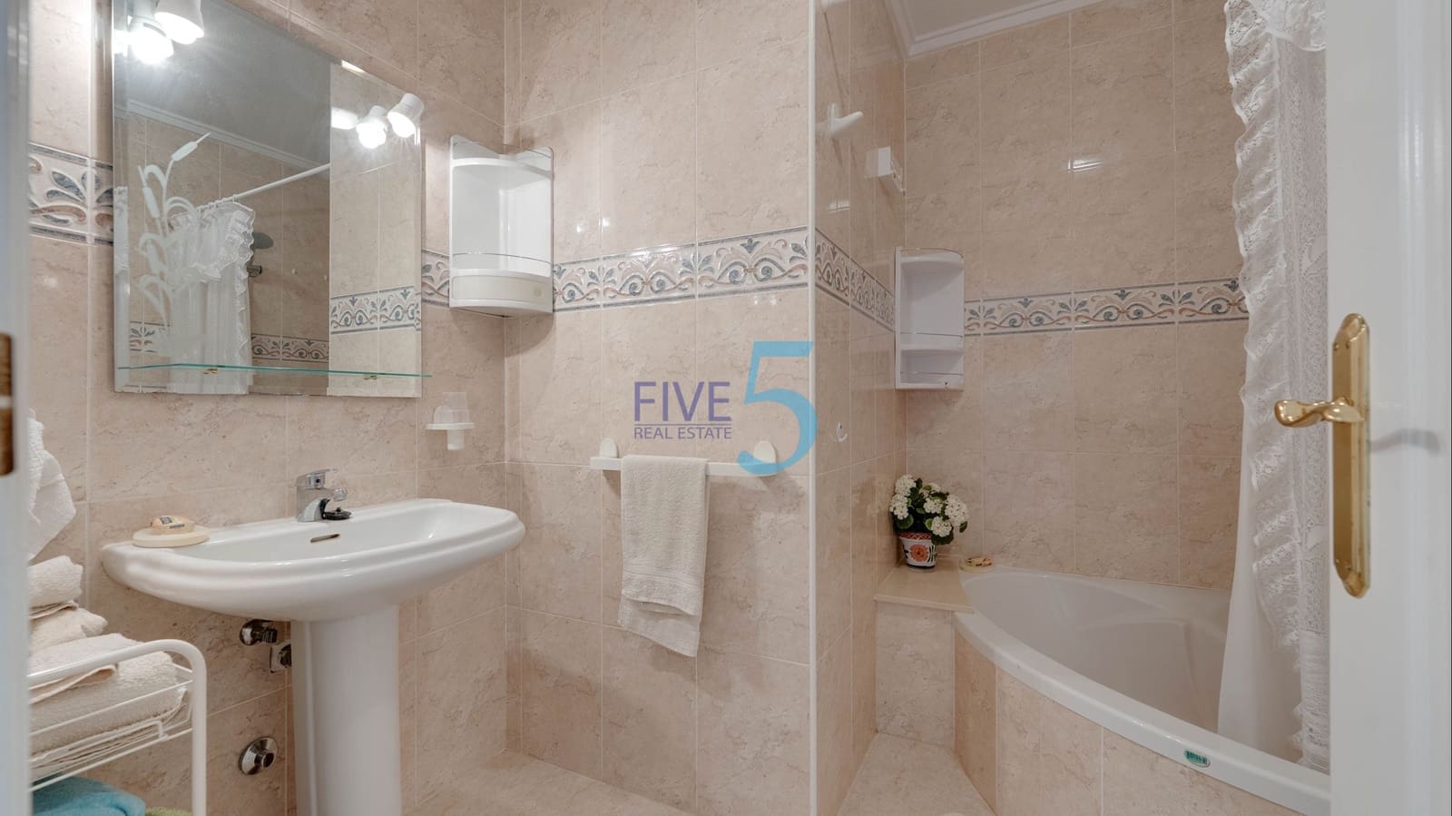 2 slaapkamer Huis te koop in Ciudad Quesada met zwembad - € 175.000 (Ref: 9909854)