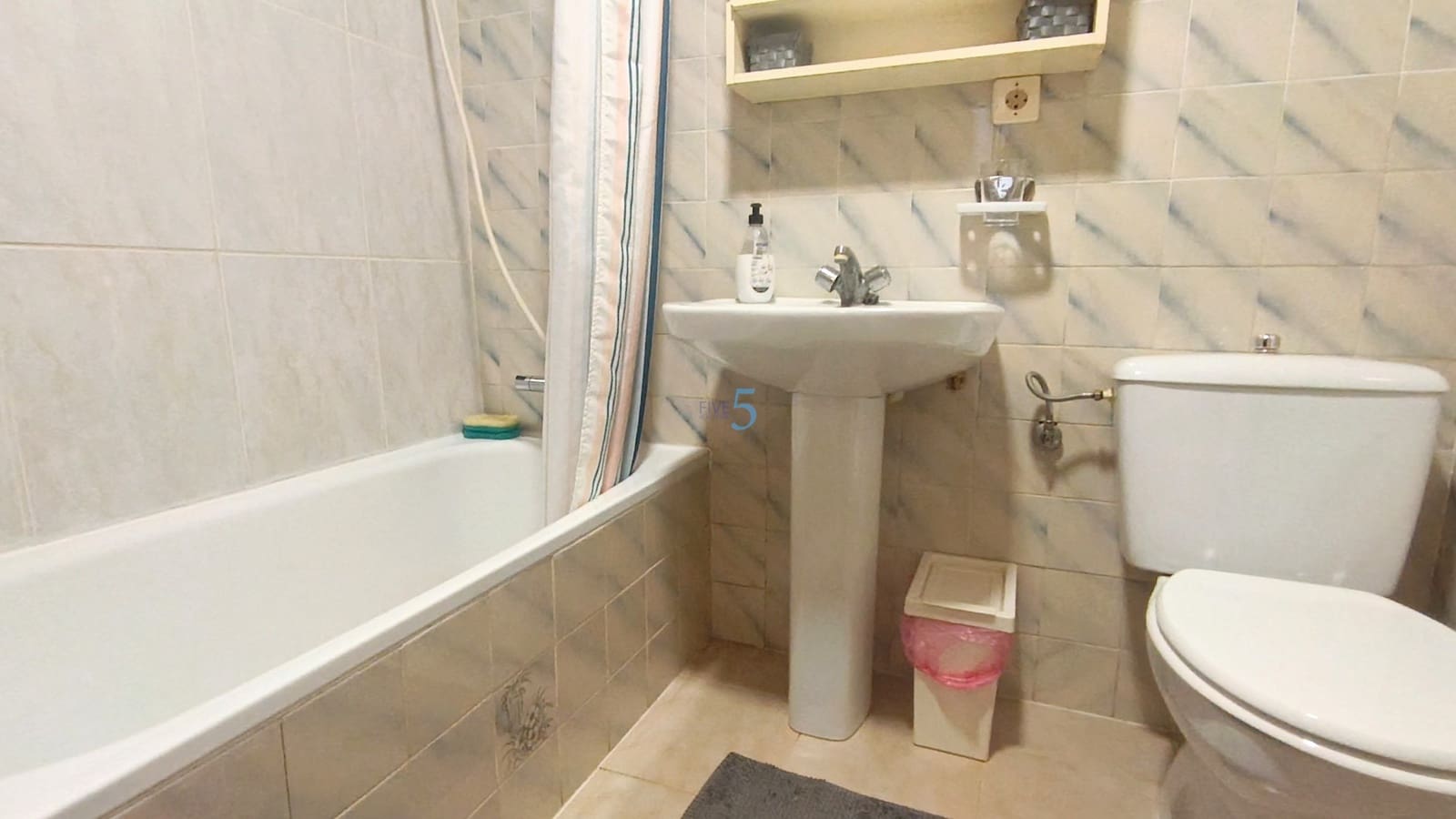 2 makuuhuone Bungalow myytävänä paikassa Torrevieja - 115 000 € (Ref: 9909855)