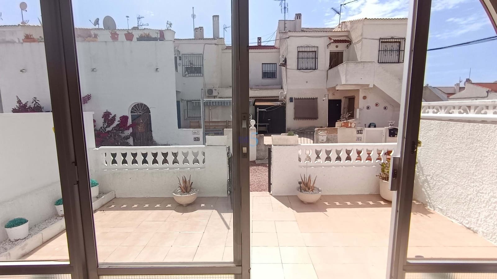 2 makuuhuone Bungalow myytävänä paikassa Torrevieja - 115 000 € (Ref: 9909855)