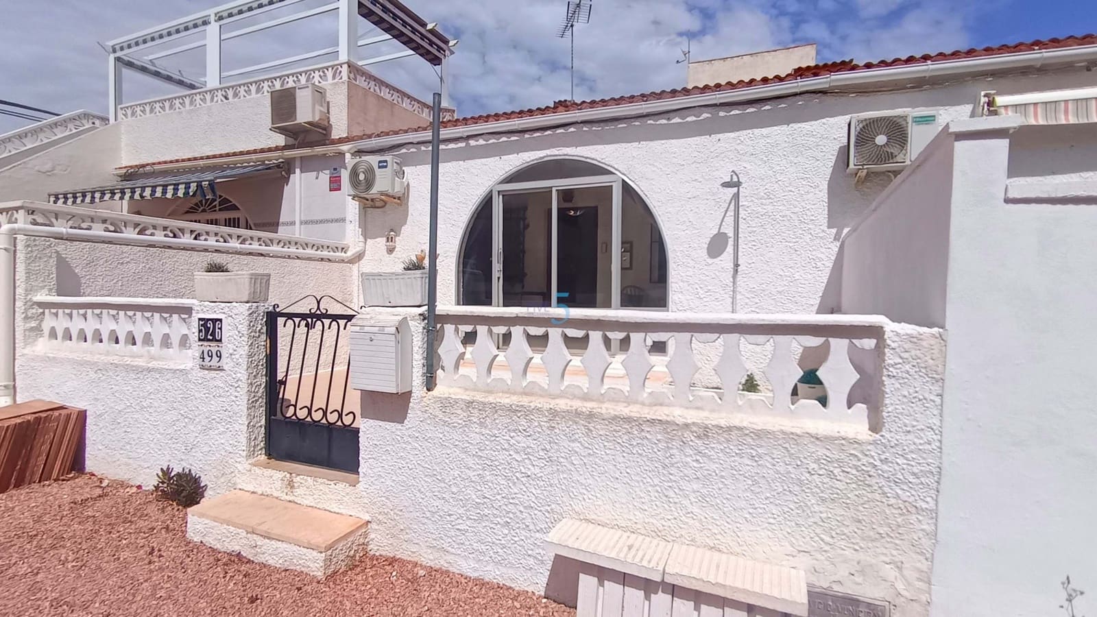 2 makuuhuone Bungalow myytävänä paikassa Torrevieja - 115 000 € (Ref: 9909855)