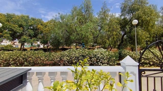 Apartamento de 2 habitaciones en Vistabella, Orihuela en venta con piscina garaje - 145.000 € (Ref: 9909856)