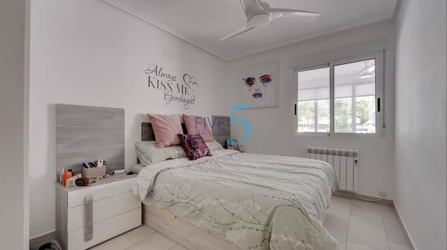 2 soverom Leilighet til salgs i Vistabella, Orihuela med svømmebasseng garasje - € 145 000 (Ref: 9909856)