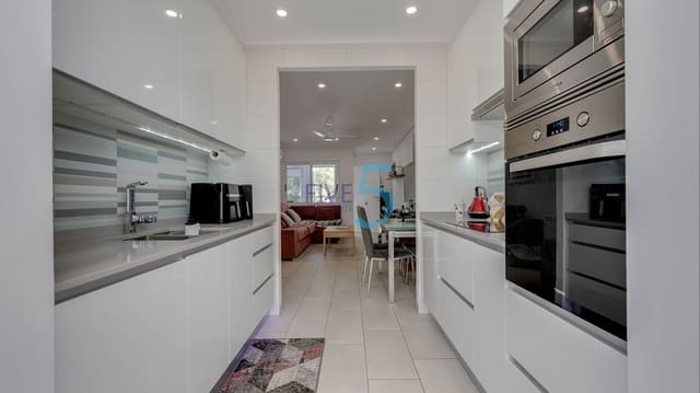 2 soverom Leilighet til salgs i Vistabella, Orihuela med svømmebasseng garasje - € 145 000 (Ref: 9909856)