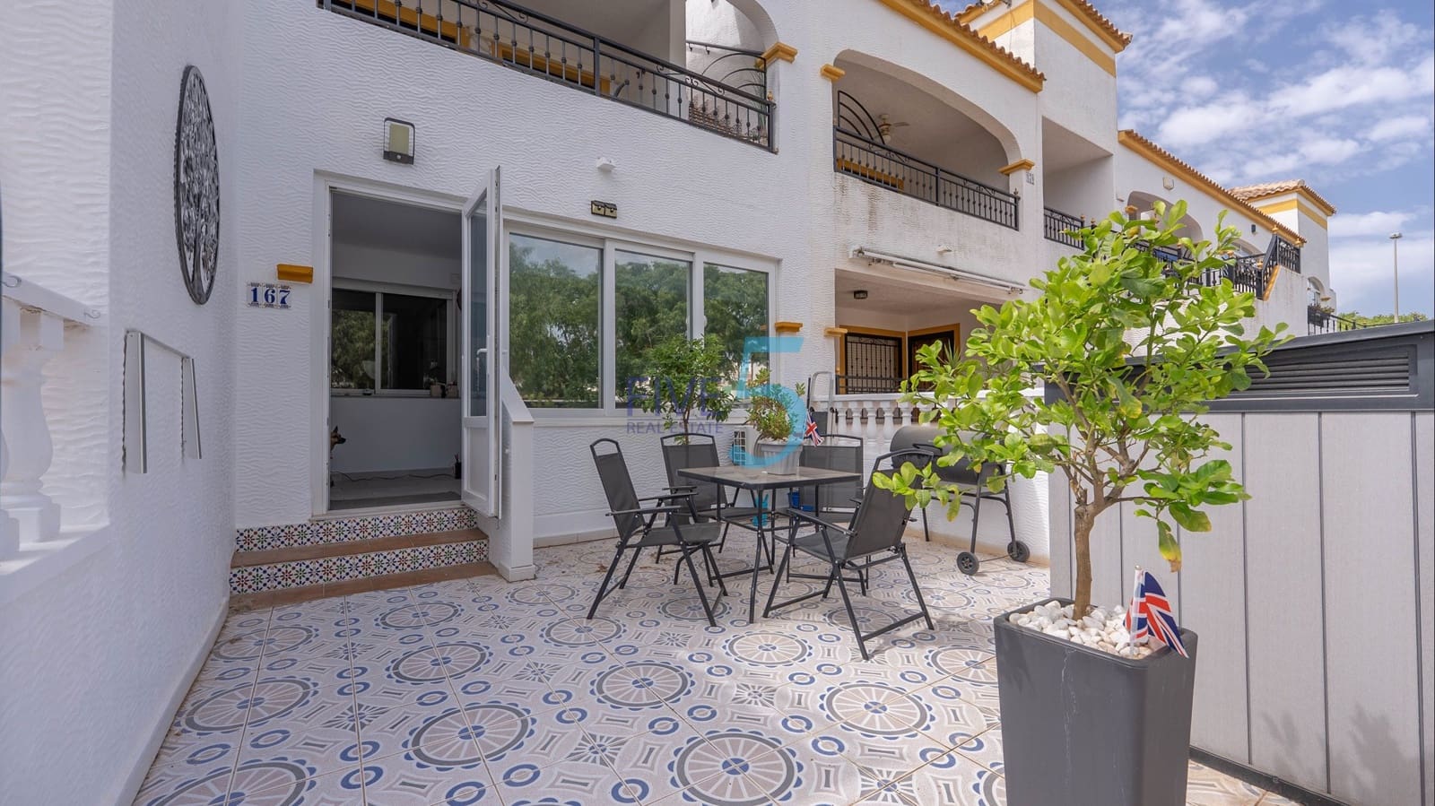 2 bedroom Apartment for sale in Vistabella with pool garage - € 145,000 (Ref: 9909856)