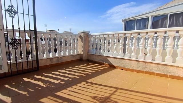 2 slaapkamer Huis te koop in Torrevieja met zwembad - € 175.000 (Ref: 9909857)