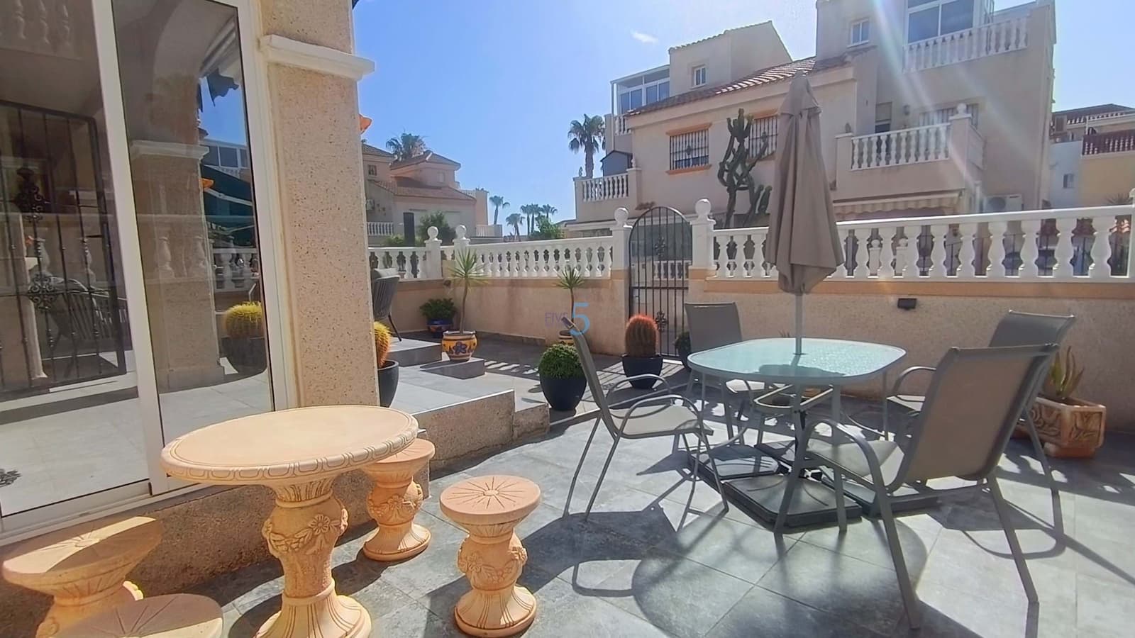 2 slaapkamer Huis te koop in Torrevieja met zwembad - € 175.000 (Ref: 9909857)