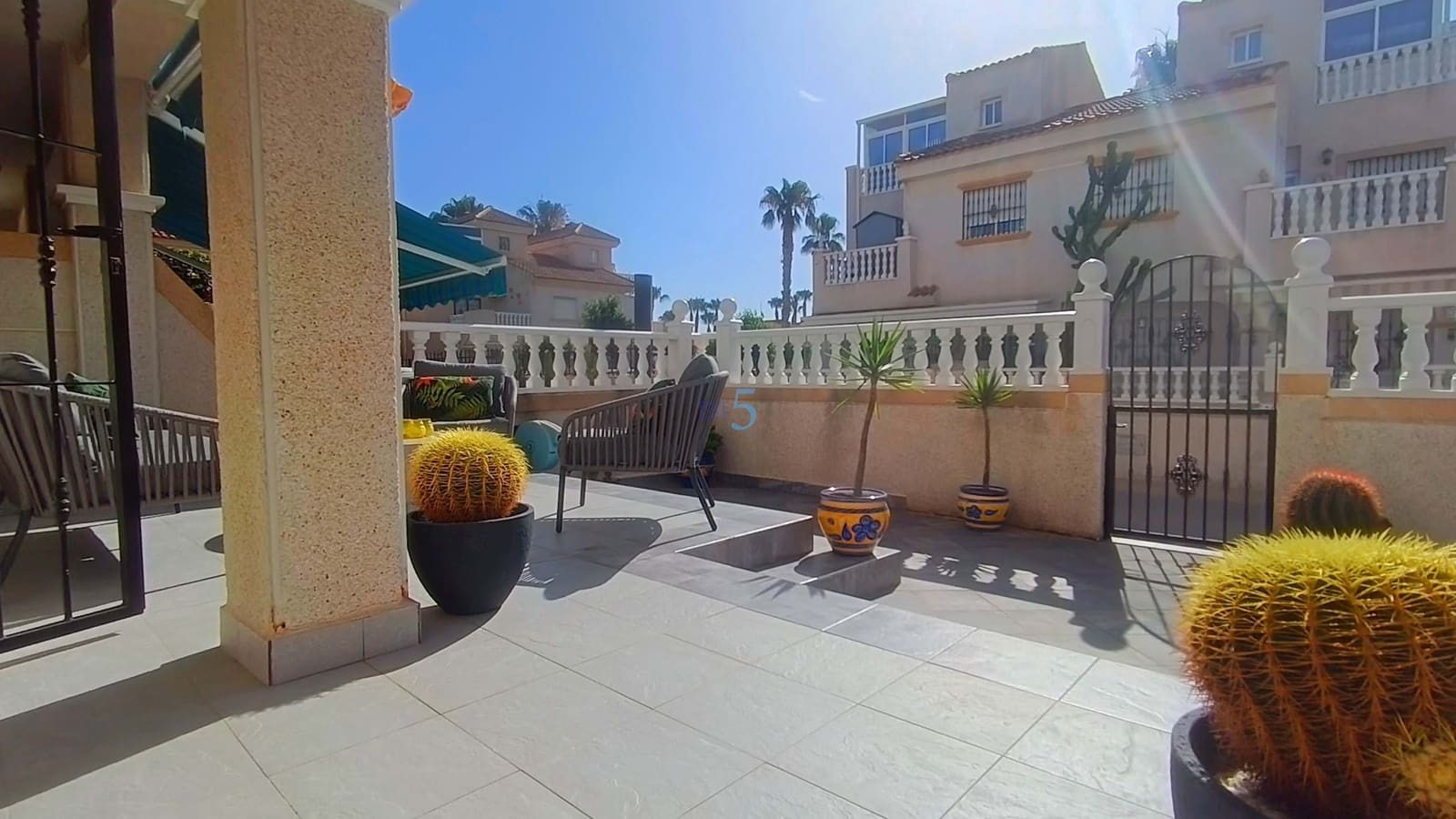 2 slaapkamer Huis te koop in Torrevieja met zwembad - € 175.000 (Ref: 9909857)