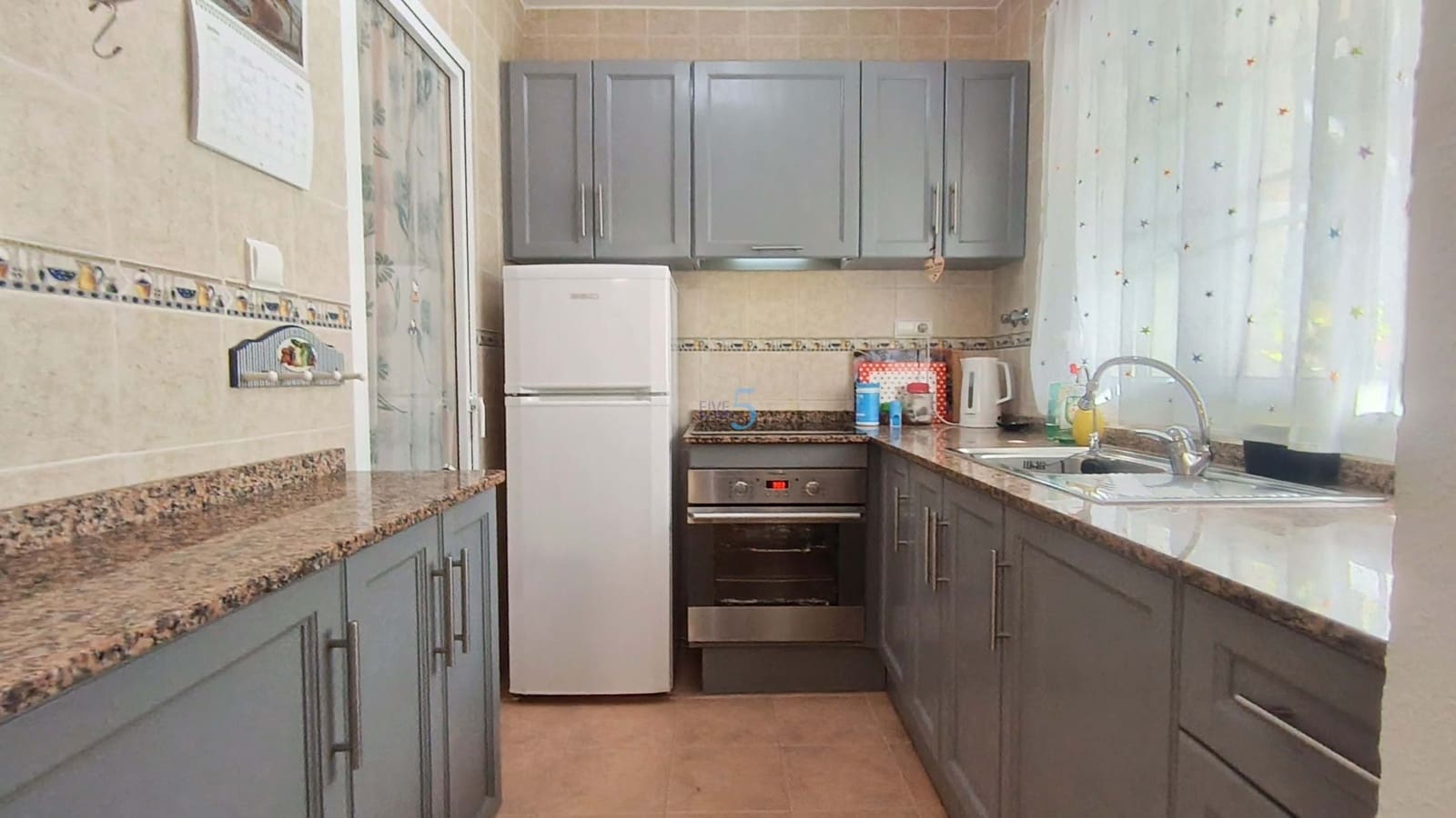 2 slaapkamer Huis te koop in Torrevieja met zwembad - € 175.000 (Ref: 9909857)