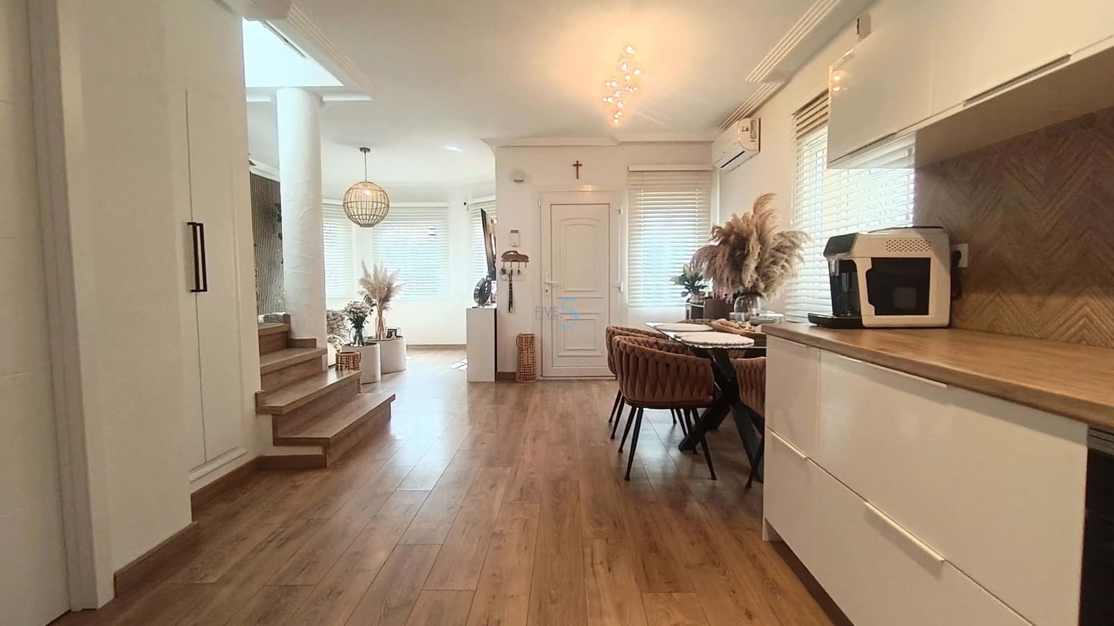 3 makuuhuone Huvila myytävänä paikassa El Raso mukana uima-altaan - 325 000 € (Ref: 9911994)
