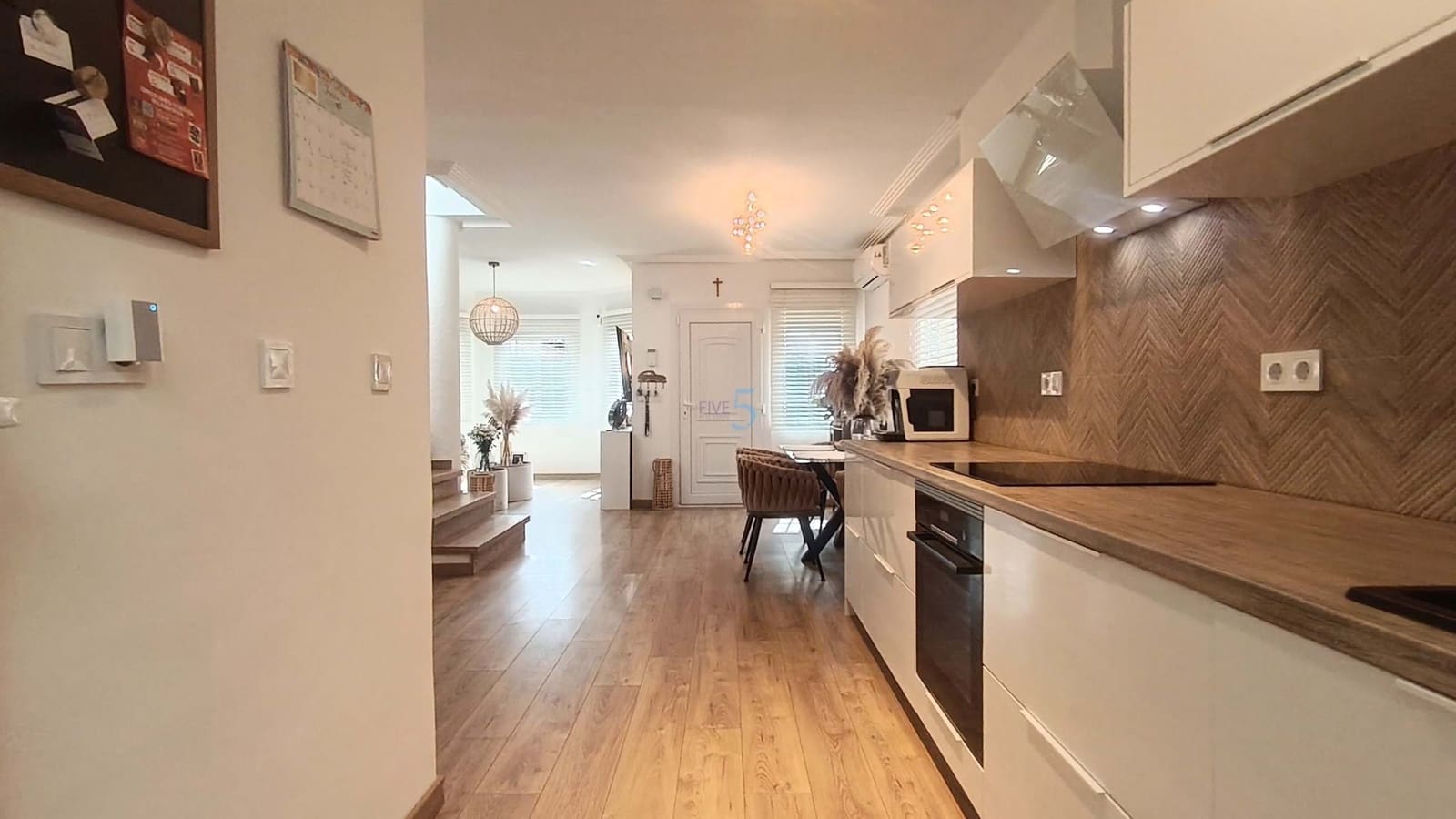 3 makuuhuone Huvila myytävänä paikassa El Raso mukana uima-altaan - 325 000 € (Ref: 9911994)