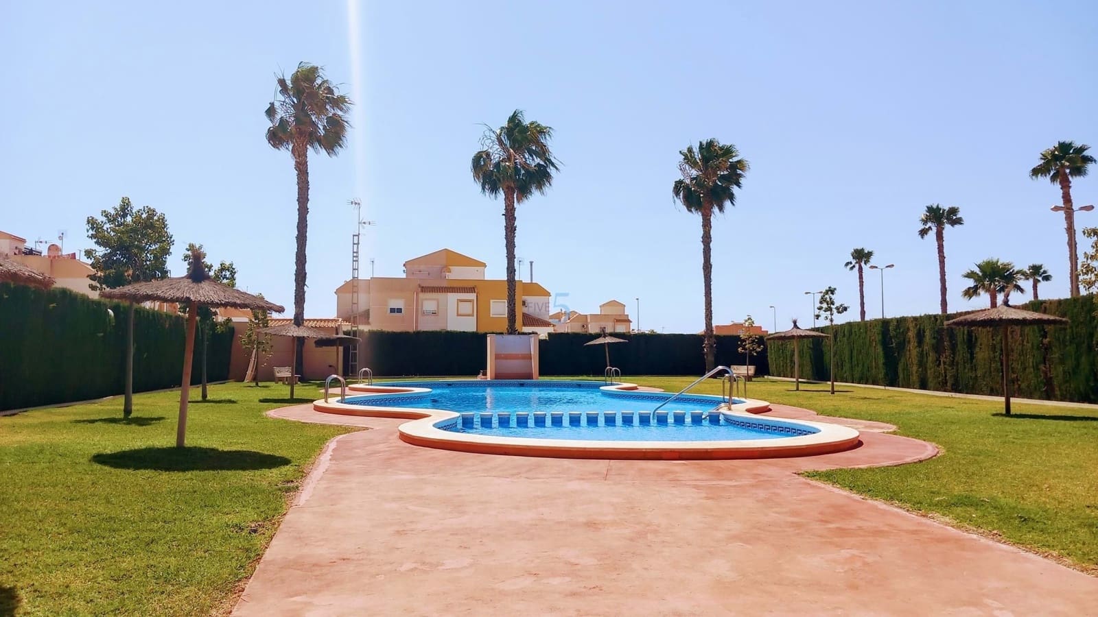 2 chambre Appartement à vendre à Torrevieja avec piscine - 125 000 € (Ref: 9911995)