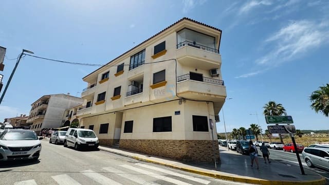 3 bedroom Apartment for sale in San Miguel de Salinas with pool - € 154,000 (Ref: 9913791)