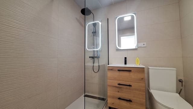 2 quarto Bungalow para venda em Torrevieja - 165 000 € (Ref: 9914631)