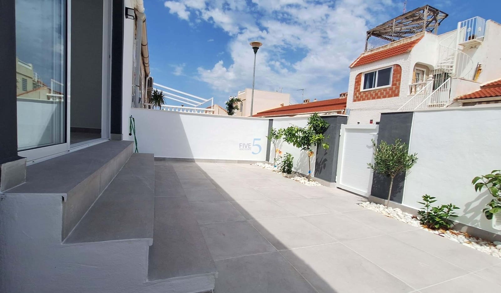 2 quarto Bungalow para venda em Torrevieja - 165 000 € (Ref: 9914631)