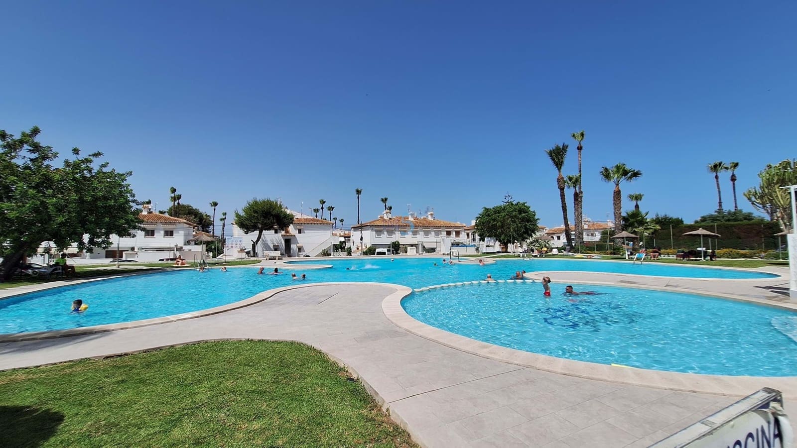 1 chambre Appartement à vendre à Torrevieja avec piscine - 118 000 € (Ref: 9914953)