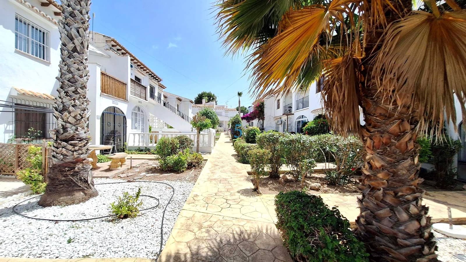 1 chambre Appartement à vendre à Torrevieja avec piscine - 118 000 € (Ref: 9914953)