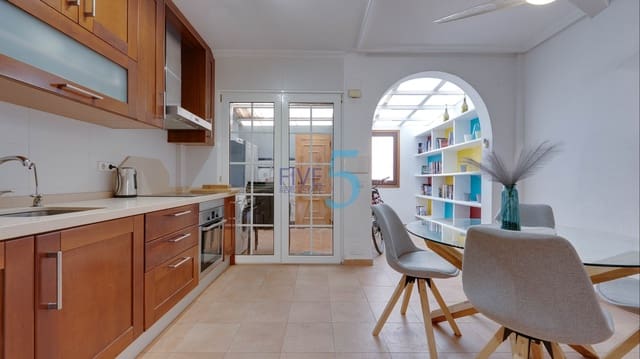 2 soveværelse Byhus til salg i San Pedro del Pinatar med swimmingpool - € 159.950 (Ref: 9915099)