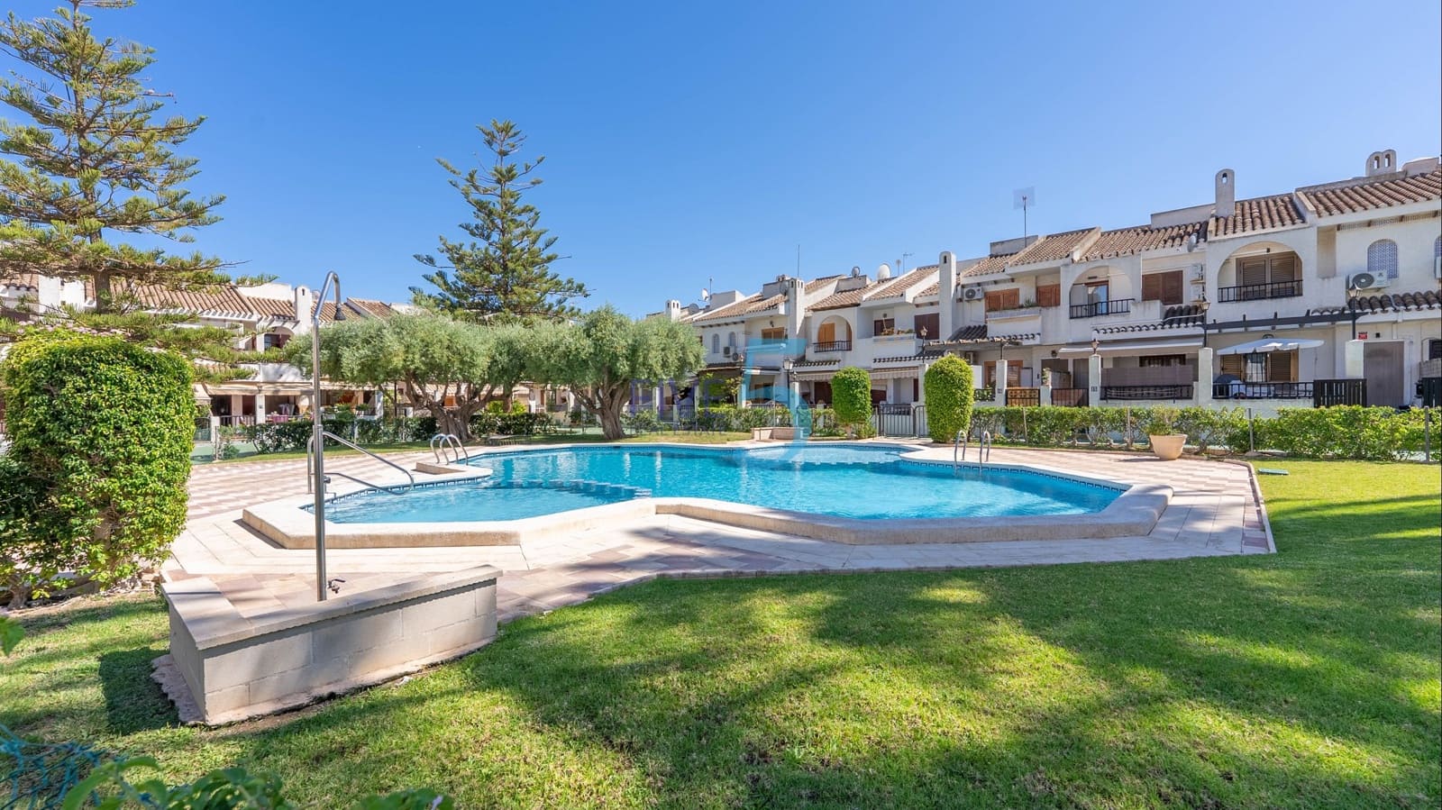 2 soveværelse Byhus til salg i San Pedro del Pinatar med swimmingpool - € 159.950 (Ref: 9915099)