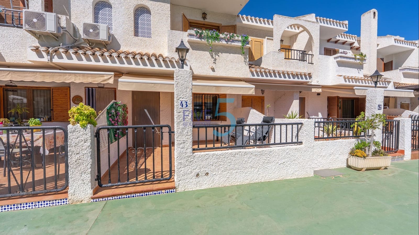2 soveværelse Byhus til salg i San Pedro del Pinatar med swimmingpool - € 159.950 (Ref: 9915099)