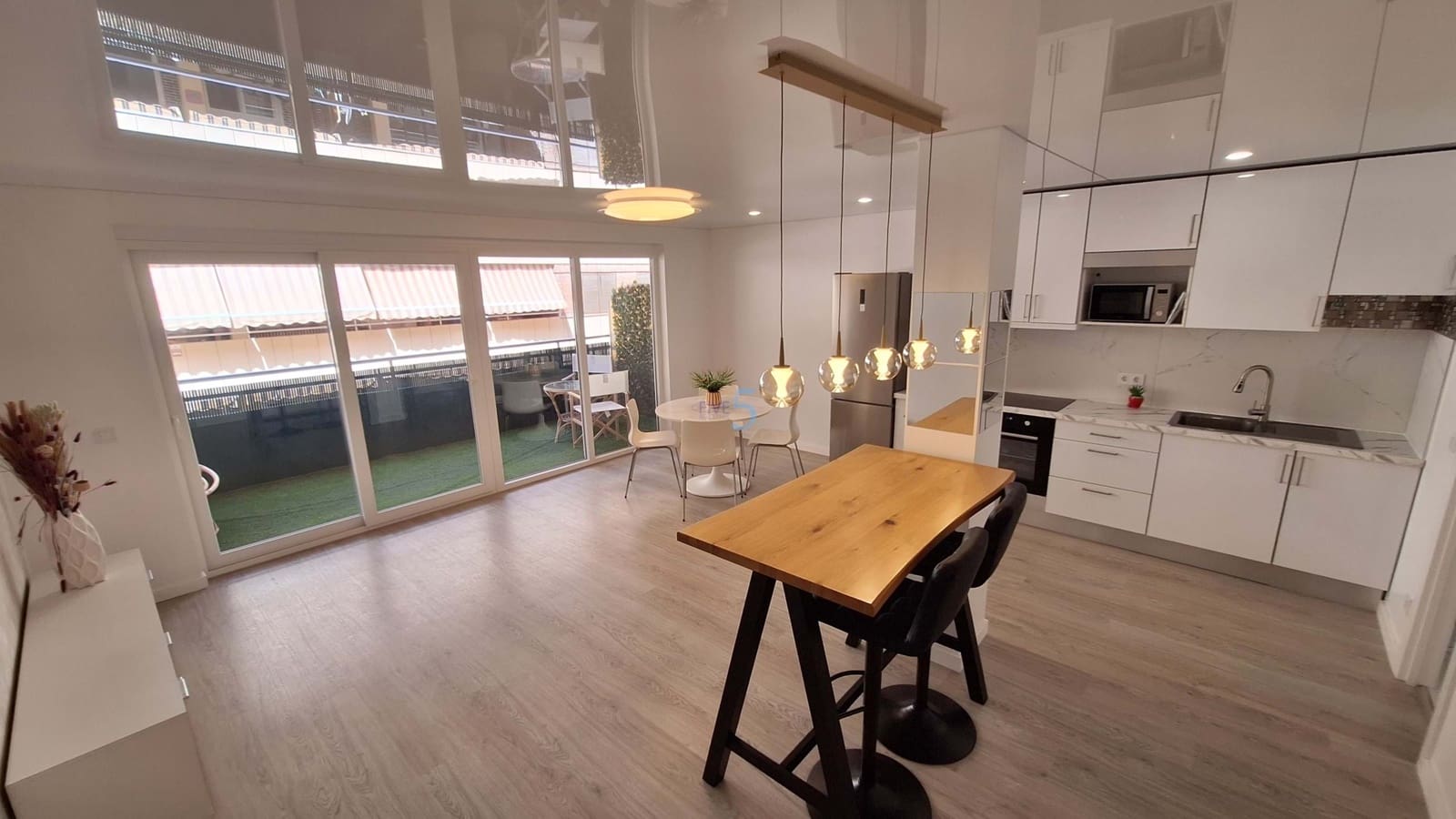 3 chambre Appartement à vendre à Torrevieja - 230 000 € (Ref: 9916336)